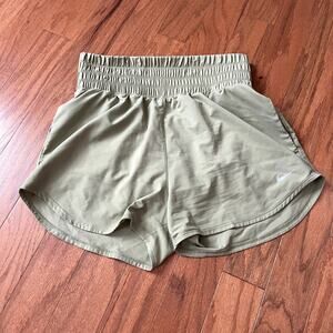 Nike One Green Dri-Fit Ultra High-Waisted HR 3 Inch Workout Shorts Size Medium